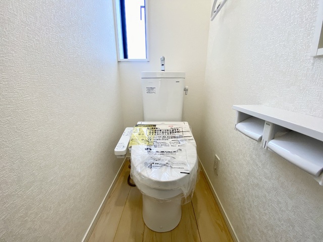 ～トイレ～
1階・2階にウォシュレット機能付きトイレを完備！2ヶ所あると混雑する朝は助かります。