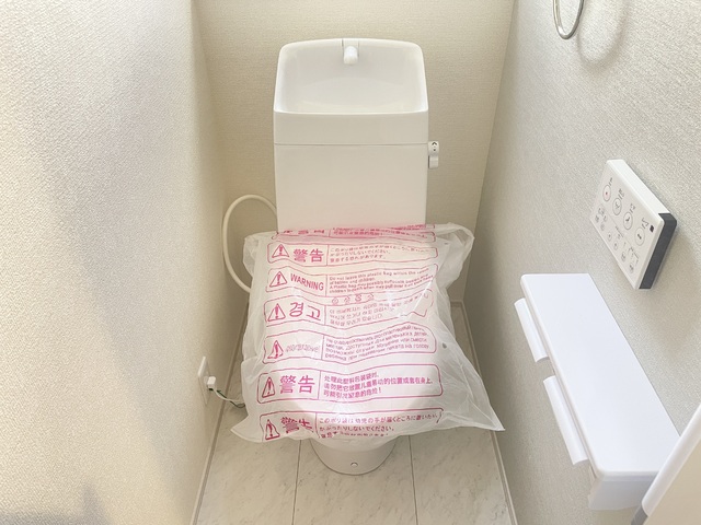 ～トイレ～
1階・2階にウォシュレット機能付きトイレを完備！2ヶ所あると混雑する朝は助かります。