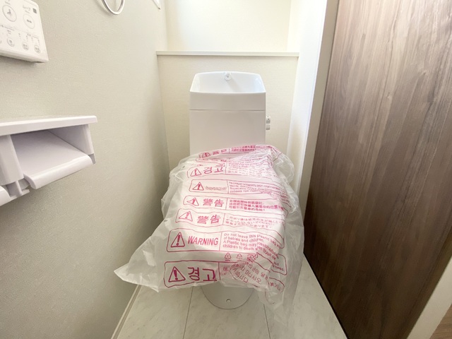 ～トイレ～
1階・2階にウォシュレット機能付きトイレを完備！2ヶ所あると混雑する朝は助かります。