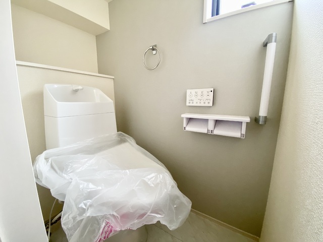 ～トイレ～
1階・2階にウォシュレット機能付きトイレを完備！2ヶ所あると混雑する朝は助かります。