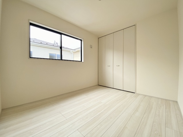 ～洋室～
自分が過ごしやすい空間をコーディネートできるカスタマイズ性の高い洋室はシンプルな設計になっています。