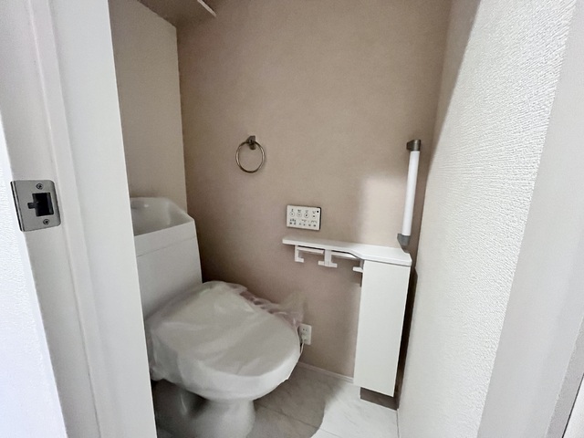 ～トイレ～
1階・2階にウォシュレット機能付きトイレを完備！2ヶ所あると混雑する朝は助かります。