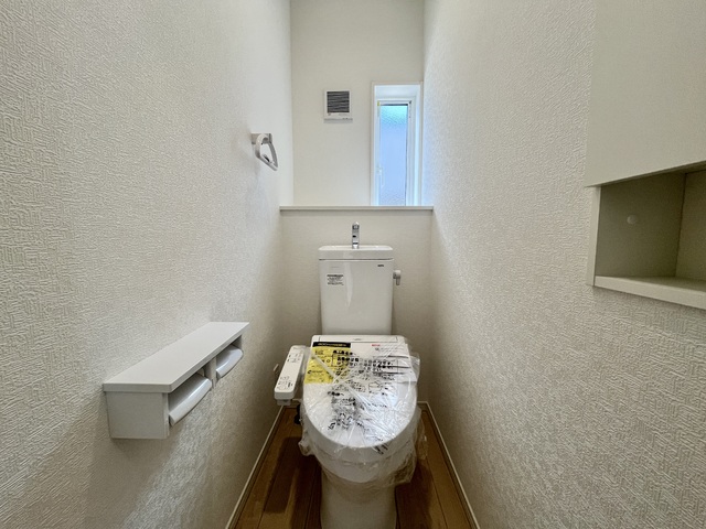 ～トイレ～
1階・2階にウォシュレット機能付きトイレを完備！2ヶ所あると混雑する朝は助かります。