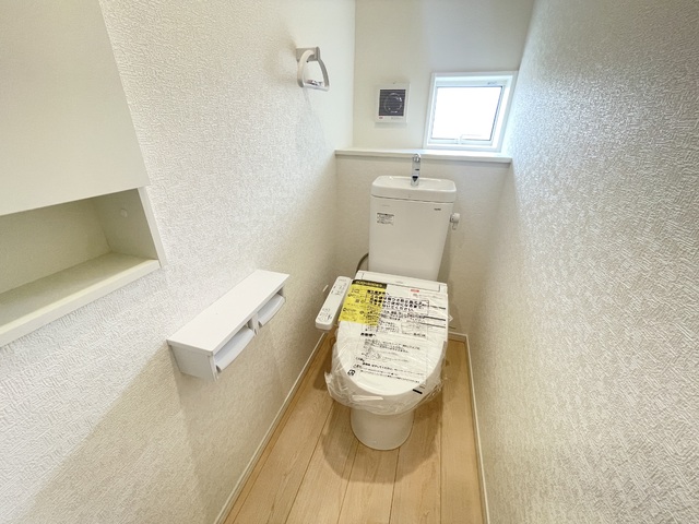 ～トイレ～
1階・2階にウォシュレット機能付きトイレを完備！2ヶ所あると混雑する朝は助かります。