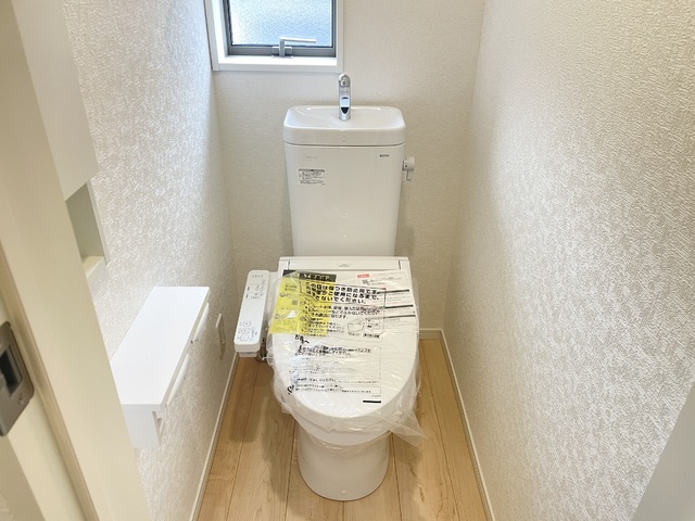 ～トイレ～
1階・2階にウォシュレット機能付きトイレを完備！2ヶ所あると混雑する朝は助かります。