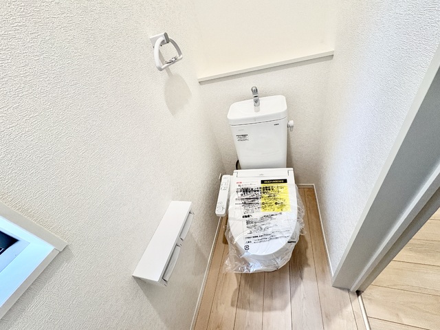 ～トイレ～
1階・2階にウォシュレット機能付きトイレを完備！2ヶ所あると混雑する朝は助かります。