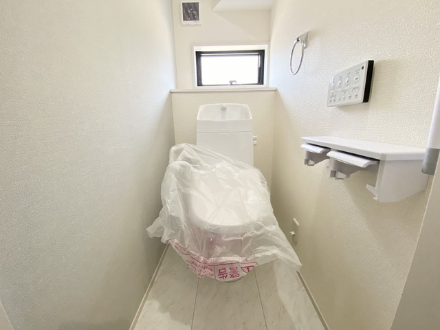 ～トイレ～
1階・2階にウォシュレット機能付きトイレを完備！2ヶ所あると混雑する朝は助かります。