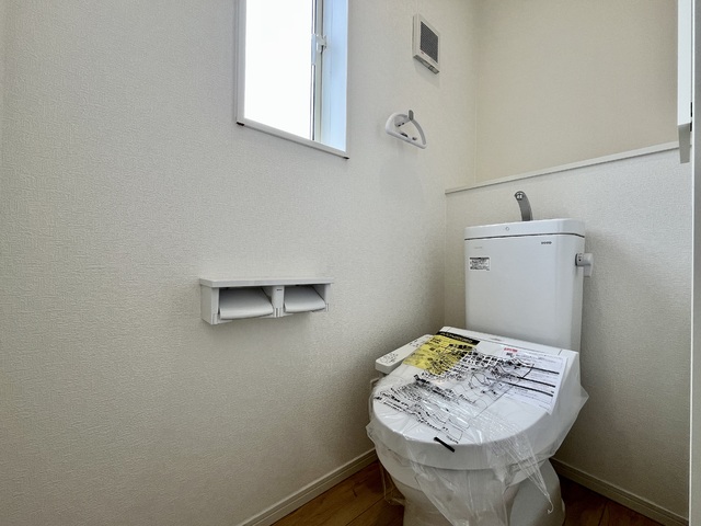 ～トイレ～
1階・2階にウォシュレット機能付きトイレを完備！2ヶ所あると混雑する朝は助かります。