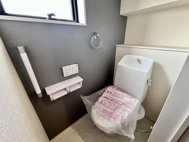 ～トイレ～
1階・2階にウォシュレット機能付きトイレを完備！2ヶ所あると混雑する朝は助かります。
