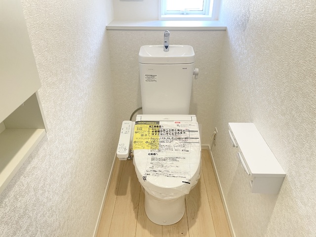 ～トイレ～
1階・2階にウォシュレット機能付きトイレを完備！2ヶ所あると混雑する朝は助かります。