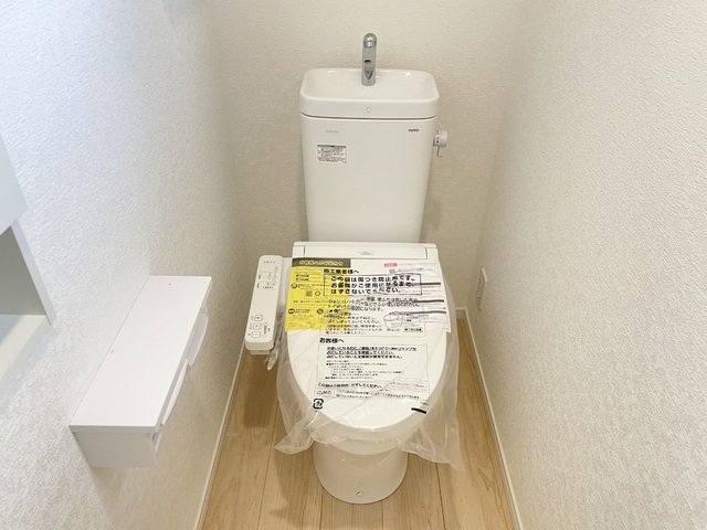 ～トイレ～
1階・2階にウォシュレット機能付きトイレを完備！2ヶ所あると混雑する朝は助かります。