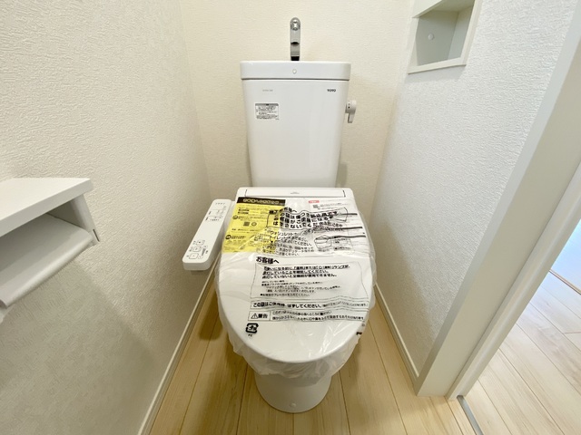 ～トイレ～
1階・2階にウォシュレット機能付きトイレを完備！2ヶ所あると混雑する朝は助かります。