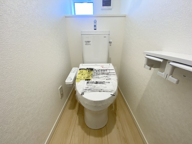 ～トイレ～
1階・2階にウォシュレット機能付きトイレを完備！2ヶ所あると混雑する朝は助かります。