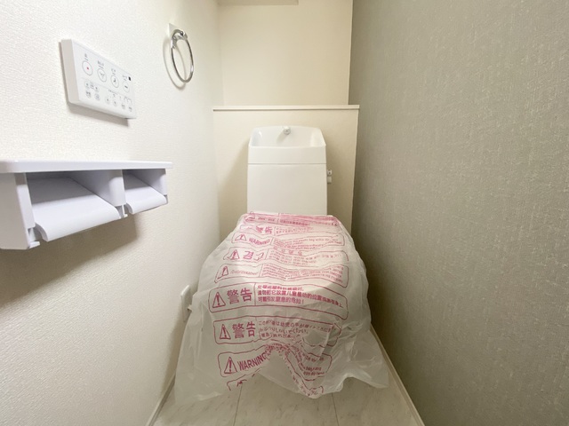 ～トイレ～
1階・2階にウォシュレット機能付きトイレを完備！2ヶ所あると混雑する朝は助かります。