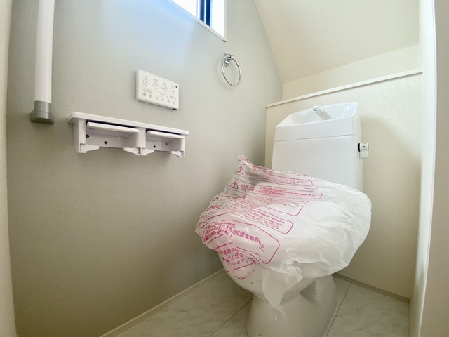 ～トイレ～
1階・2階にウォシュレット機能付きトイレを完備！2ヶ所あると混雑する朝は助かります。