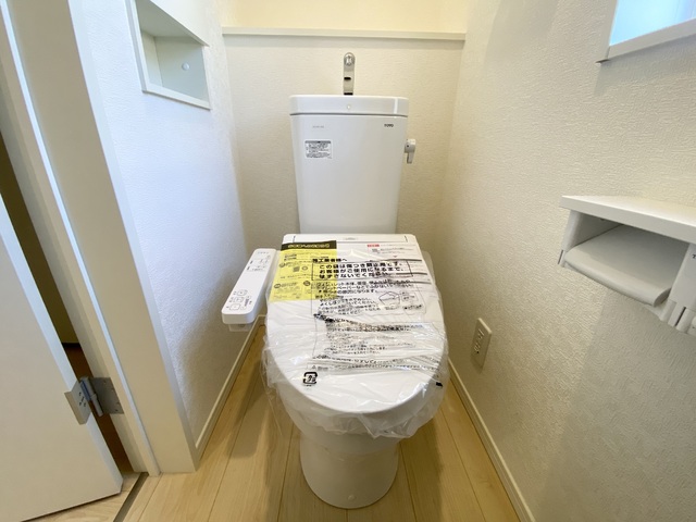 ～トイレ～
1階・2階にウォシュレット機能付きトイレを完備！2ヶ所あると混雑する朝は助かります。