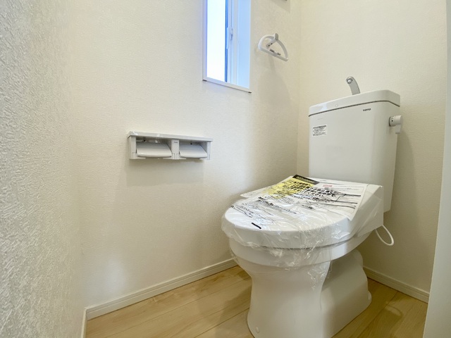 ～トイレ～
1階・2階にウォシュレット機能付きトイレを完備！2ヶ所あると混雑する朝は助かります。