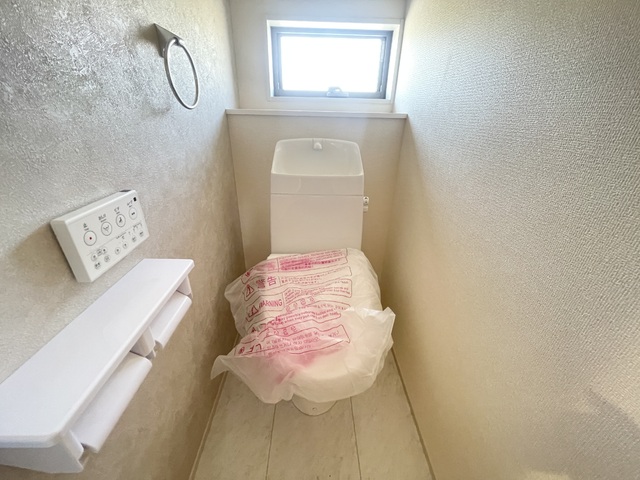 ～トイレ～
1階・2階にウォシュレット機能付きトイレを完備！2ヶ所あると混雑する朝は助かります。