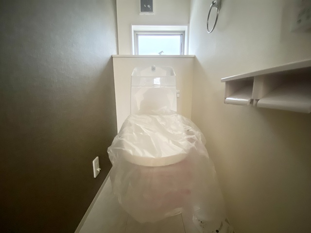 ～トイレ～
1階・2階にウォシュレット機能付きトイレを完備！2ヶ所あると混雑する朝は助かります。