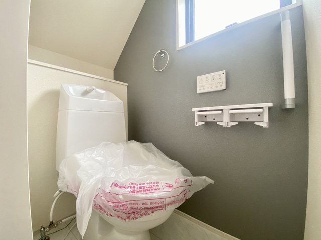 ～トイレ～
1階・2階にウォシュレット機能付きトイレを完備！2ヶ所あると混雑する朝は助かります。